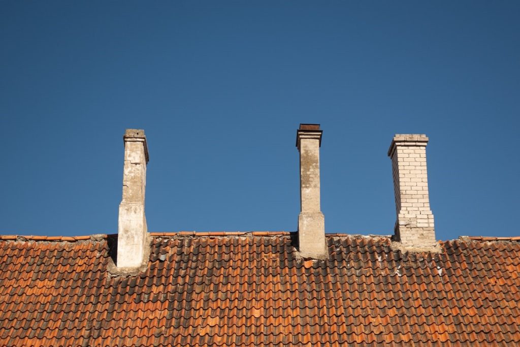 Discolored chimneys.